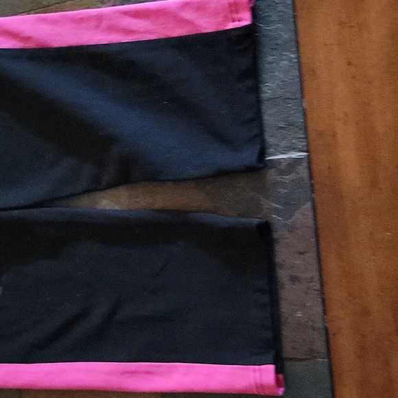 Workout Capri. Size small Black and pink. - Picture 2 of 2